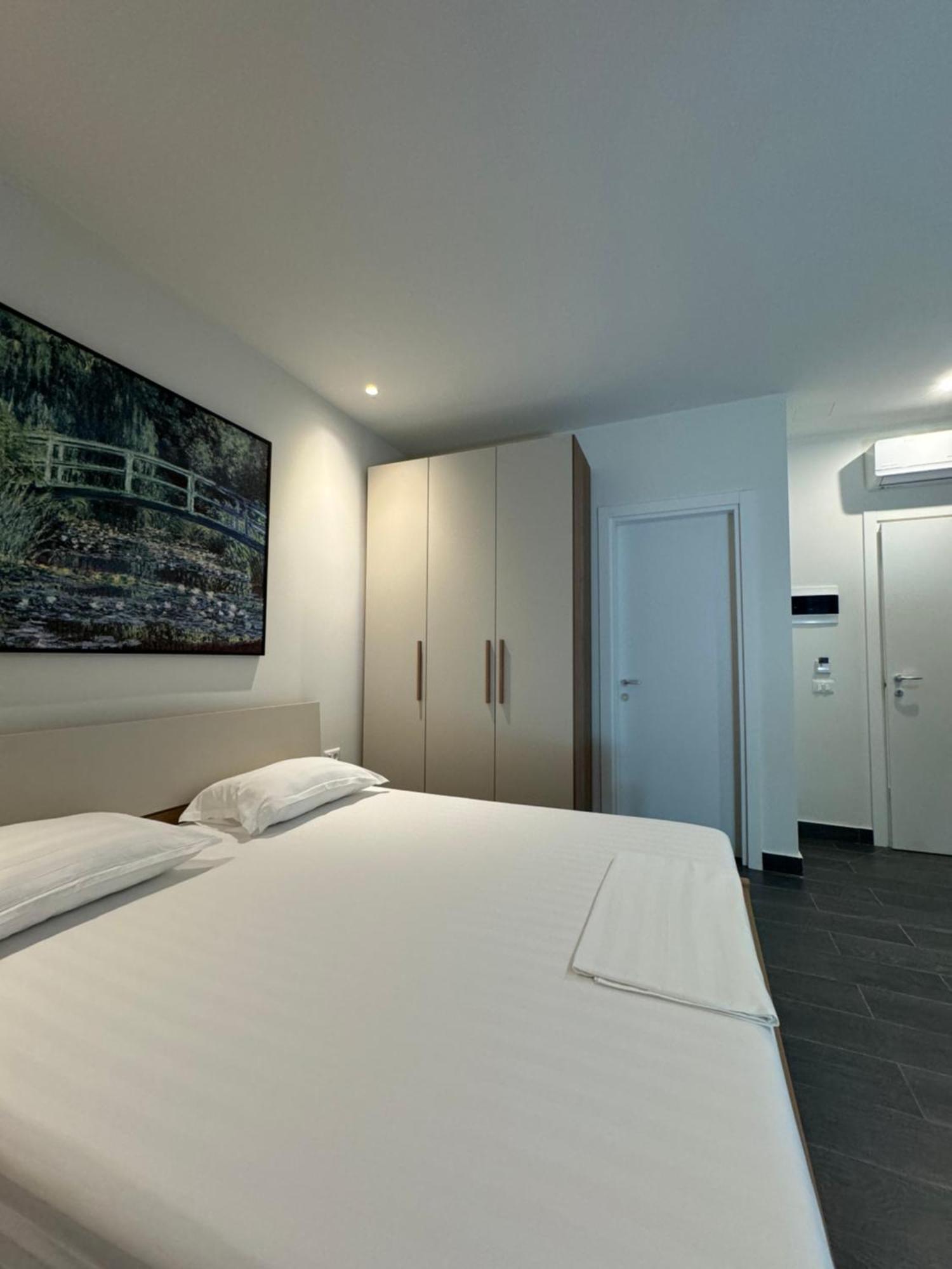 Split Rooftop Suites Durrës Eksteriør billede